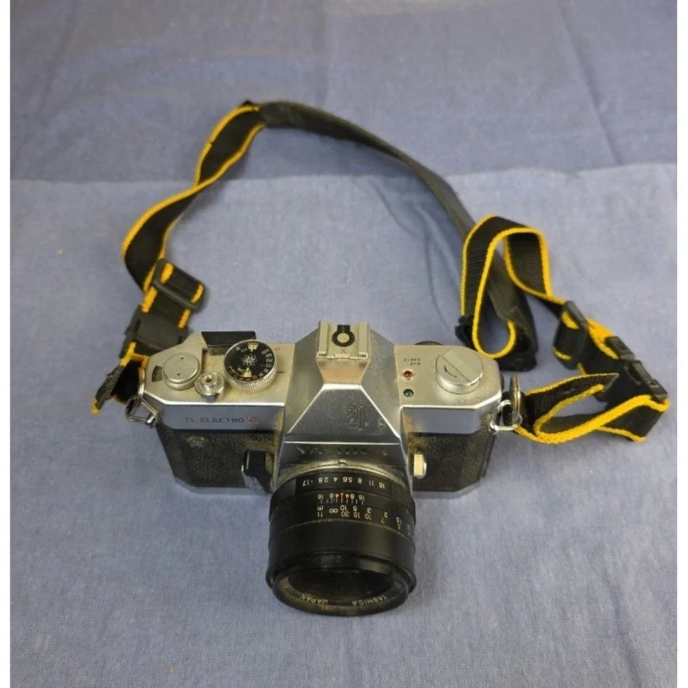 Yashica TL Electro X 35mm SLR Camera w/ Yashinon 50mm Lens UNTESTED PARTS REPAIR